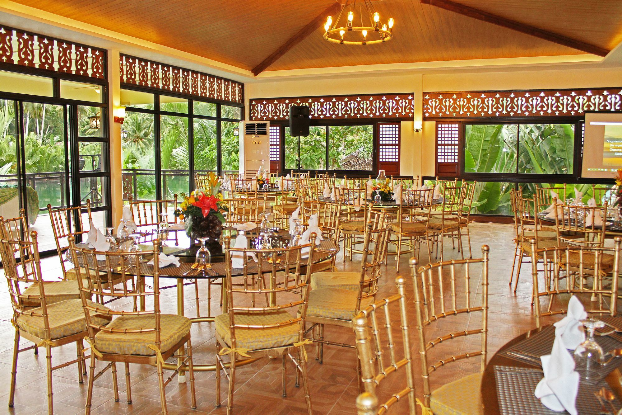 Loboc River Resort Bagian luar foto